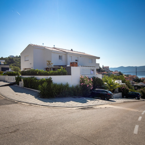 Villa Mare, Villa Mare - Ekskluzivni smje&scaron;taj s bazenom i pogledom na more u Komarni, Dalmacija Komarna