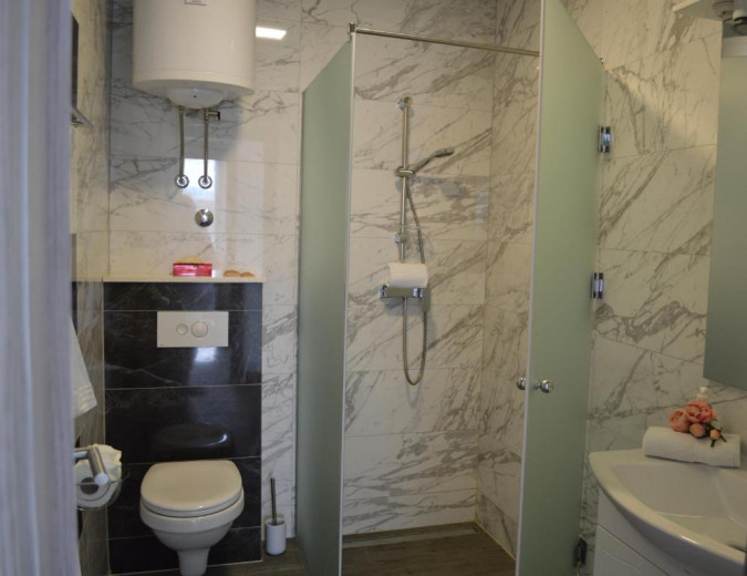 Apartman 3 Studio, Villa Mare - Ekskluzivni smje&scaron;taj s bazenom i pogledom na more u Komarni, Dalmacija Komarna