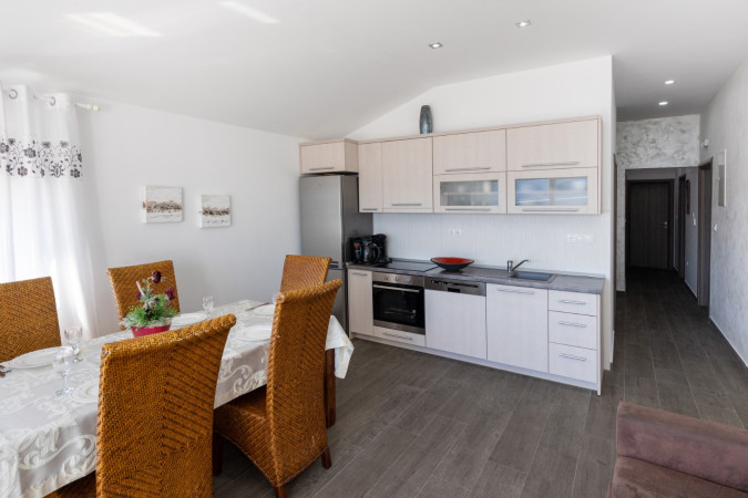 Apartman 5 Panorama, Villa Mare - Ekskluzivni smje&scaron;taj s bazenom i pogledom na more u Komarni, Dalmacija Komarna