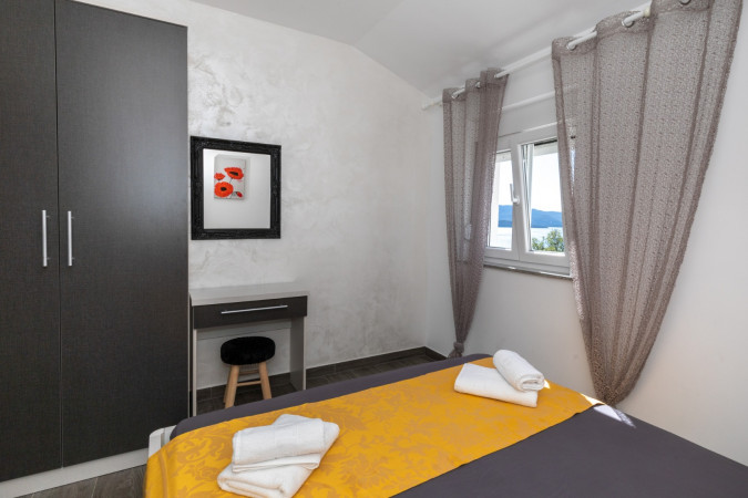 Apartman 5 Panorama, Villa Mare - Ekskluzivni smje&scaron;taj s bazenom i pogledom na more u Komarni, Dalmacija Komarna