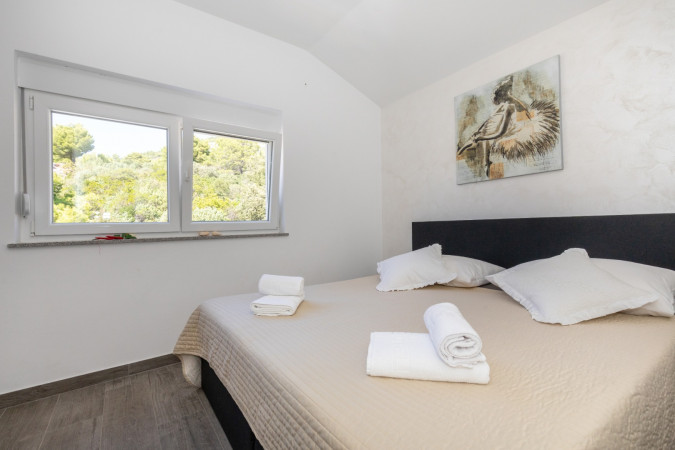 Apartman 5 Panorama, Villa Mare - Ekskluzivni smje&scaron;taj s bazenom i pogledom na more u Komarni, Dalmacija Komarna