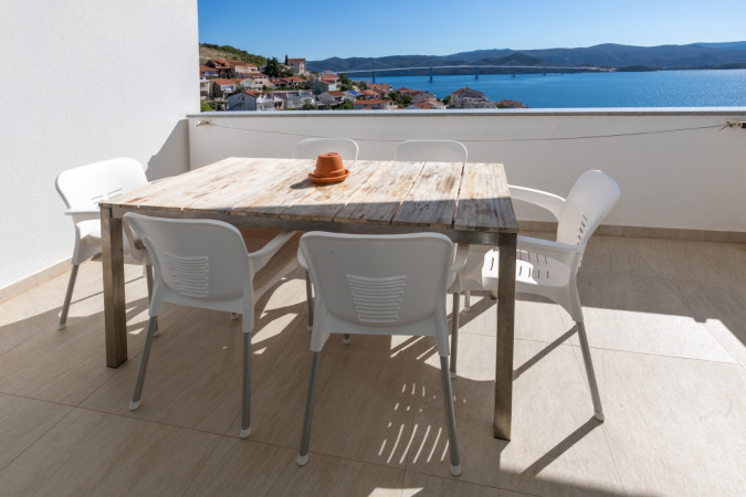 Apartman 5 Panorama, Villa Mare - Ekskluzivni smje&scaron;taj s bazenom i pogledom na more u Komarni, Dalmacija Komarna