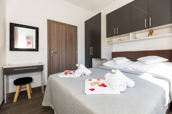 Apartman 4 Luna, Villa Mare - Ekskluzivni smje&scaron;taj s bazenom i pogledom na more u Komarni, Dalmacija Komarna