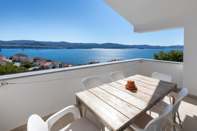 Apartman 5 Panorama, Villa Mare - Ekskluzivni smje&scaron;taj s bazenom i pogledom na more u Komarni, Dalmacija Komarna