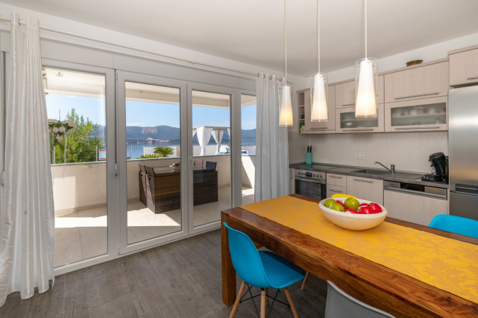 Apartman 1 Diva, Villa Mare - Ekskluzivni smje&scaron;taj s bazenom i pogledom na more u Komarni, Dalmacija Komarna